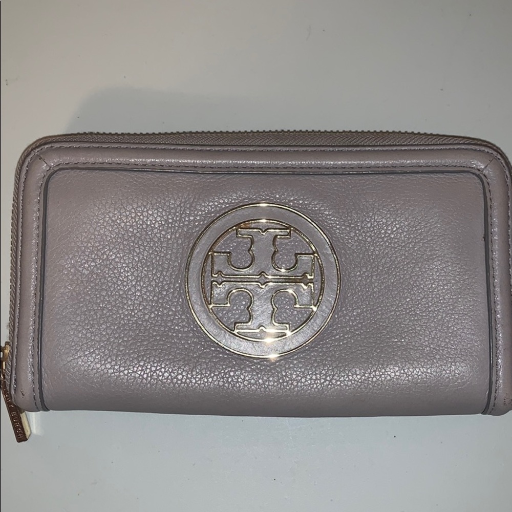 tory burch wallet